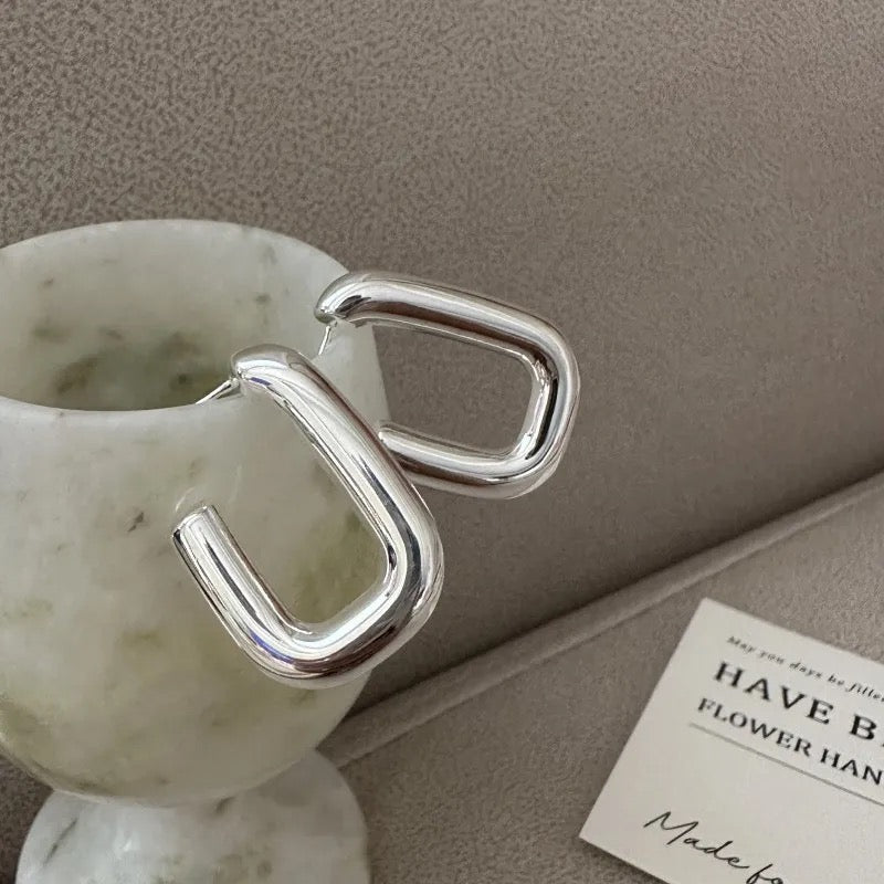 C-shaped simple Stud Earrings M10724041