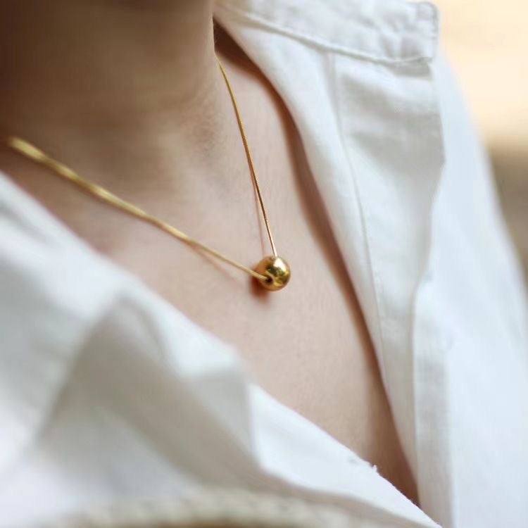 Minimal Ball Necklace
