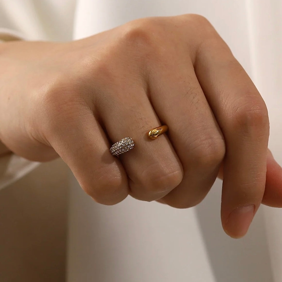 Waterdrop Shape Zircon Paved Ring М10424046