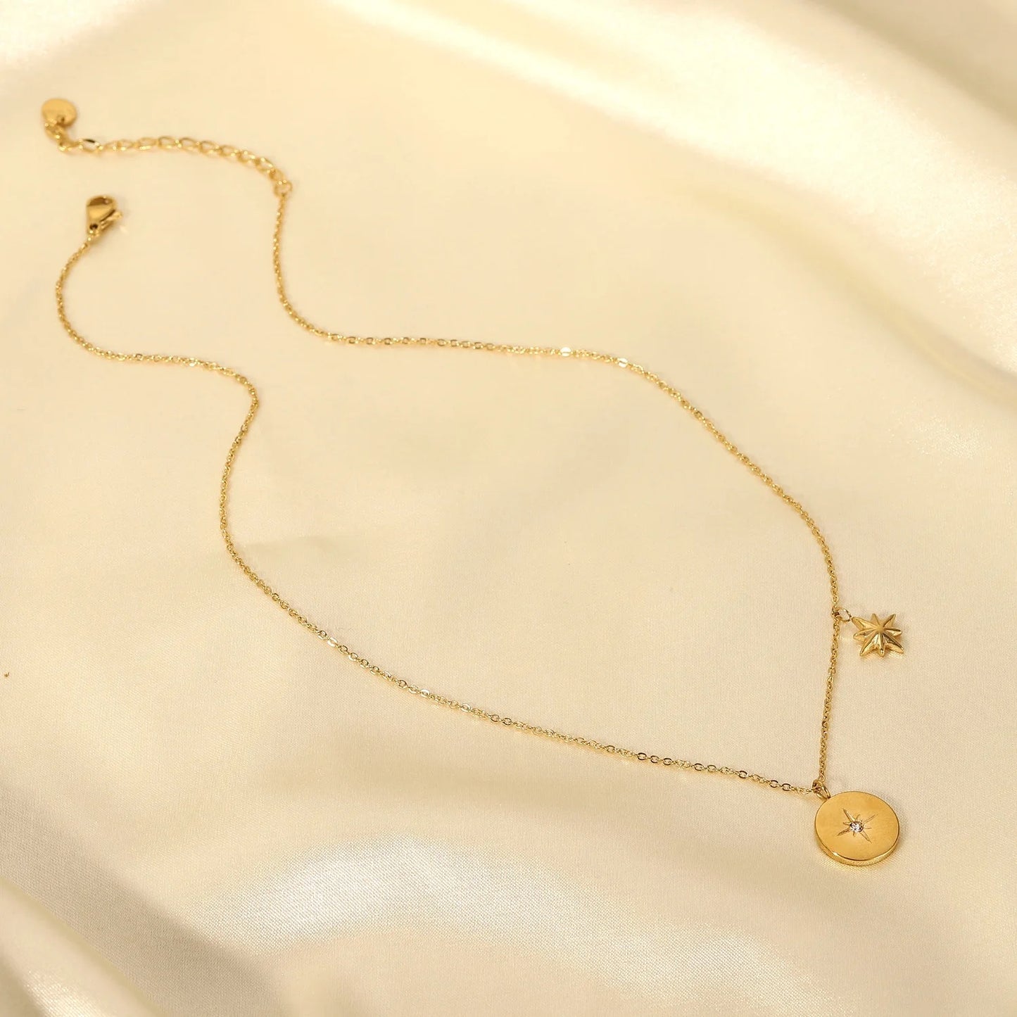 Pointed Star Necklace М10724045