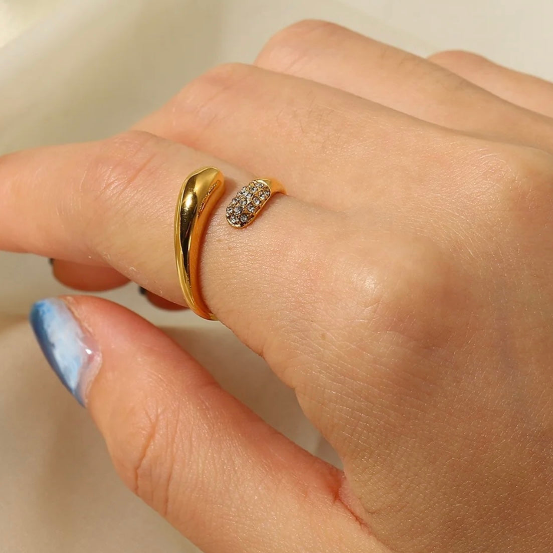 Waterdrop Shape Zircon Paved Ring М10424040