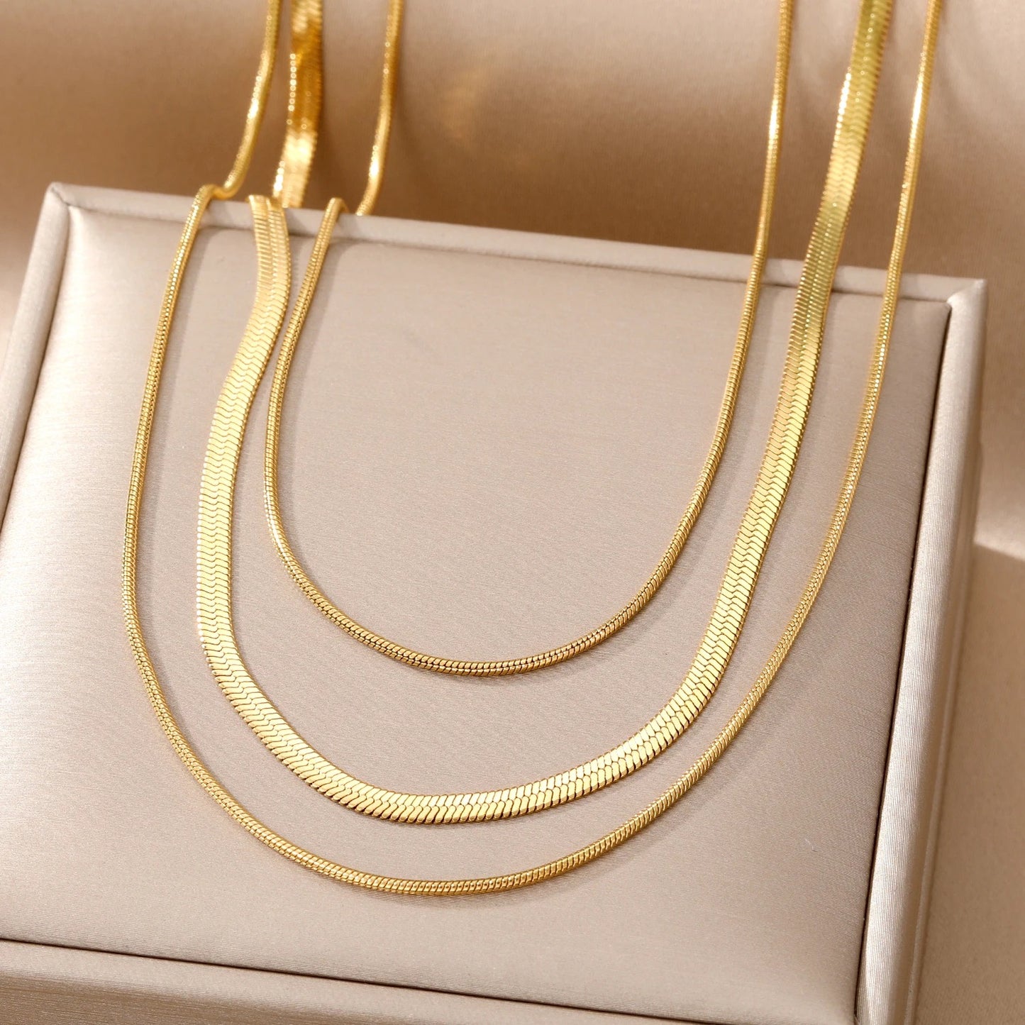 Trendy Triple Chain Layered Necklace M10524086