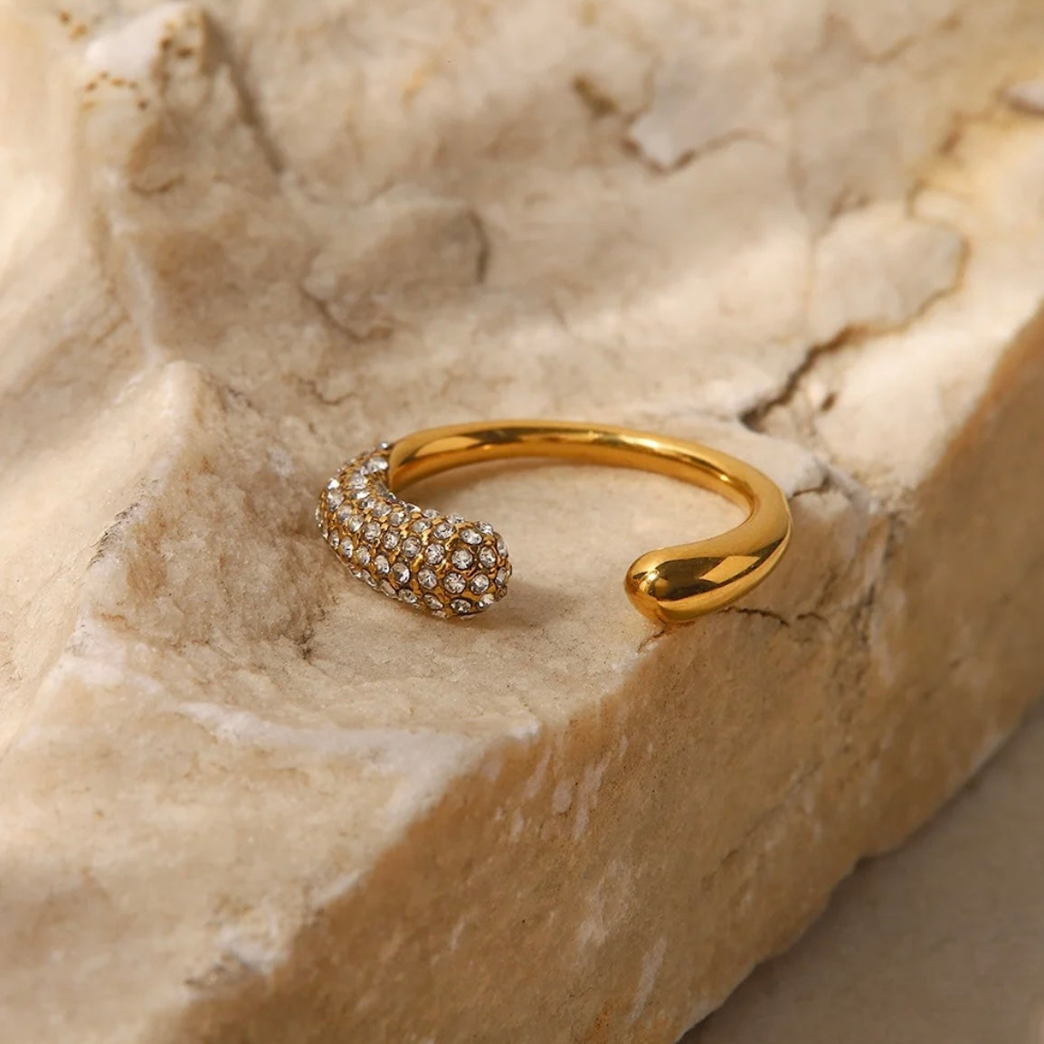 Waterdrop Shape Zircon Paved Ring М10424046