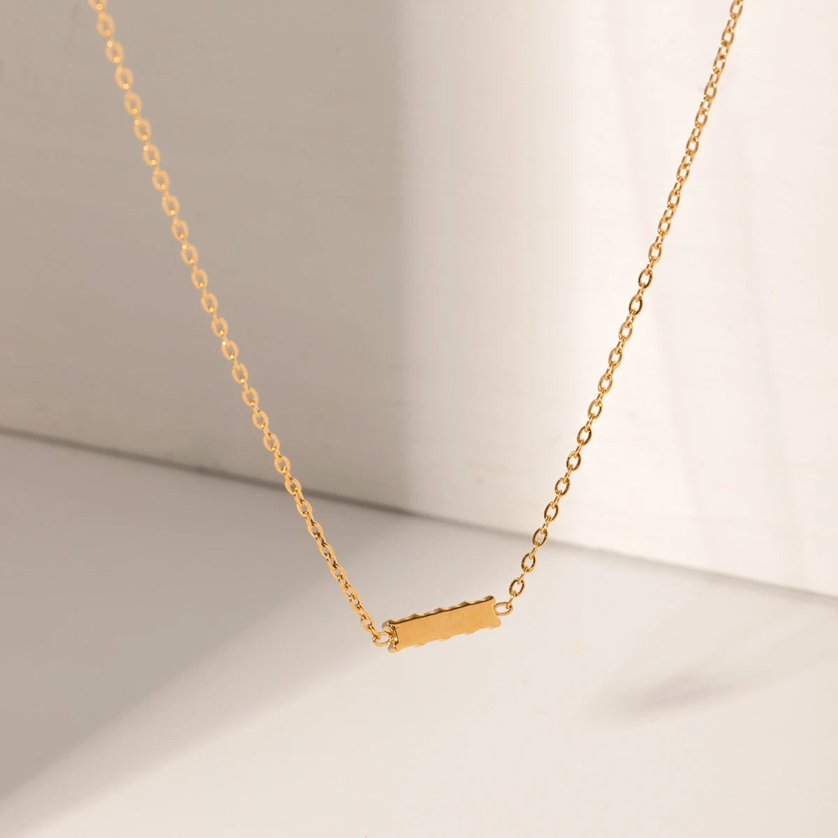 2 Face Minimal Necklace M10724052