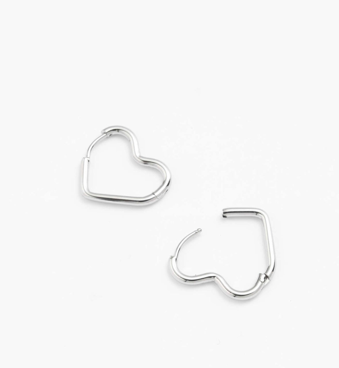 Heart Shaped Minimal hoop earrings M10524063