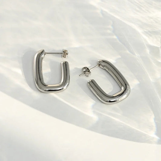 C-shaped simple Stud Earrings M10724041