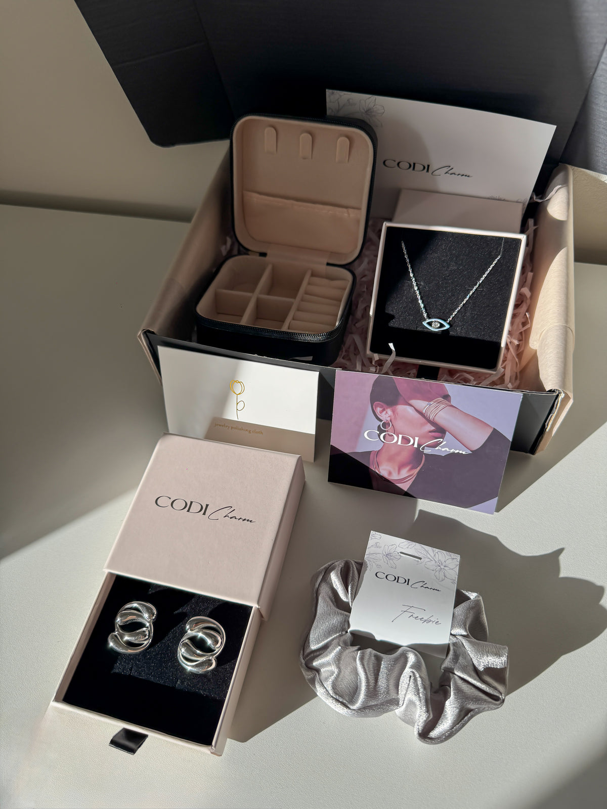 Gift set / Necklace & Earrings /