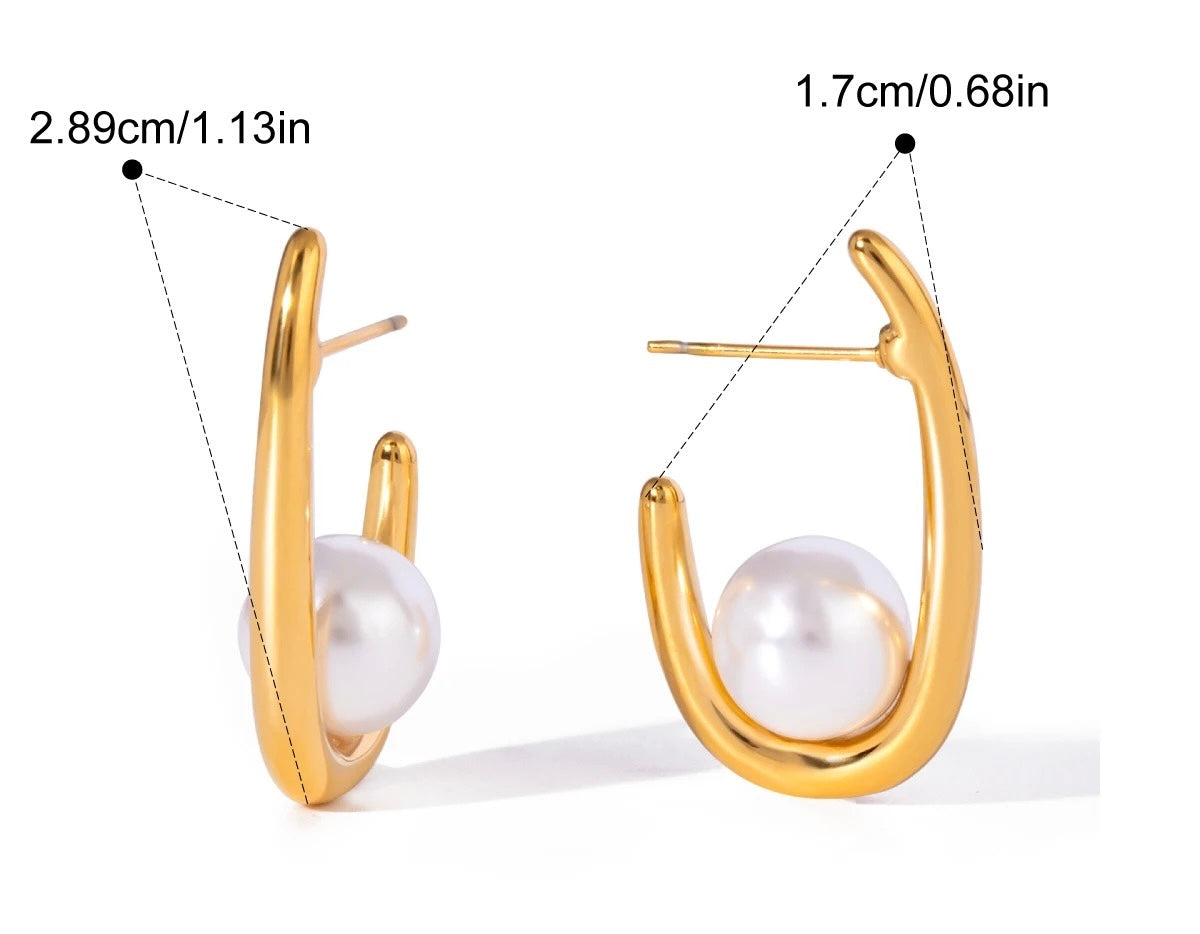 U-shape Pearl Earrings M10724031