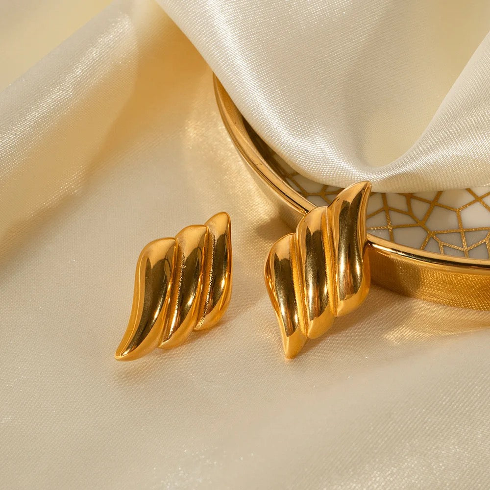 Wing Geometric Earrings Gold M10724030