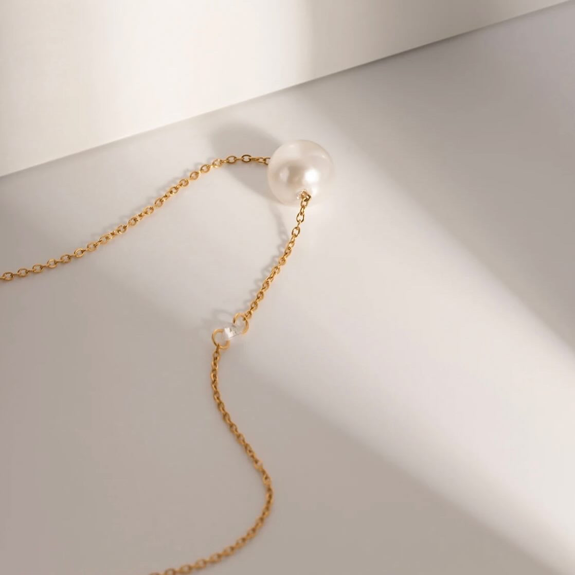 Minimal Pearl Necklace M10724050