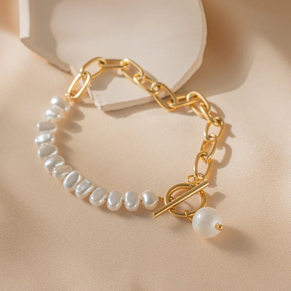 Pearl and Chain Bracelet