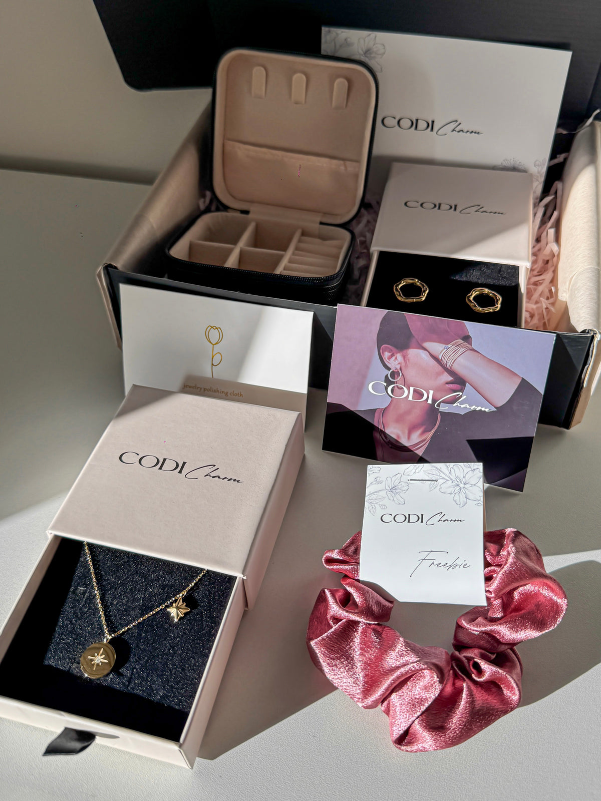 Gift set / Necklace & Earrings /