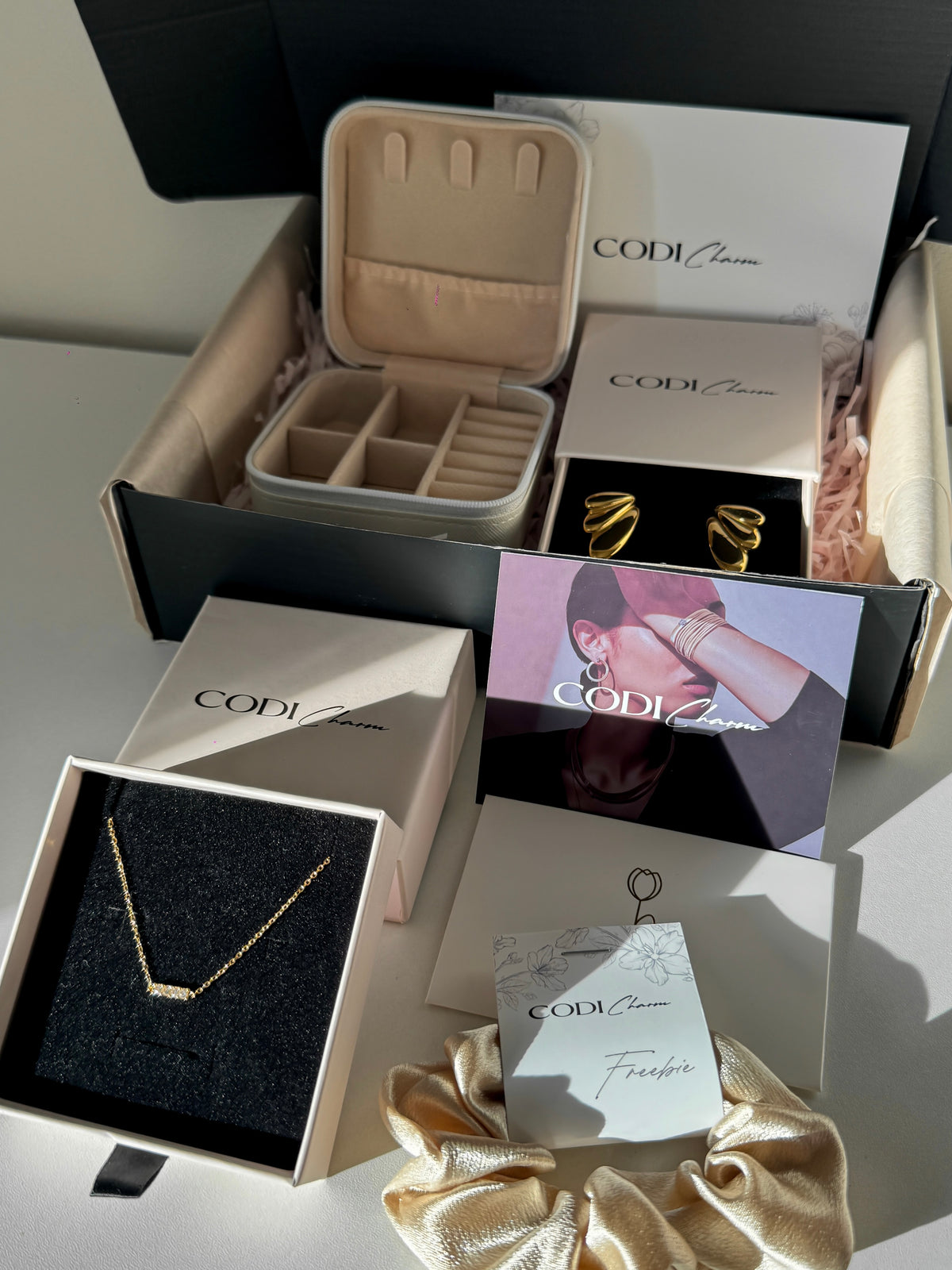 Gift set / Necklace & Earrings /