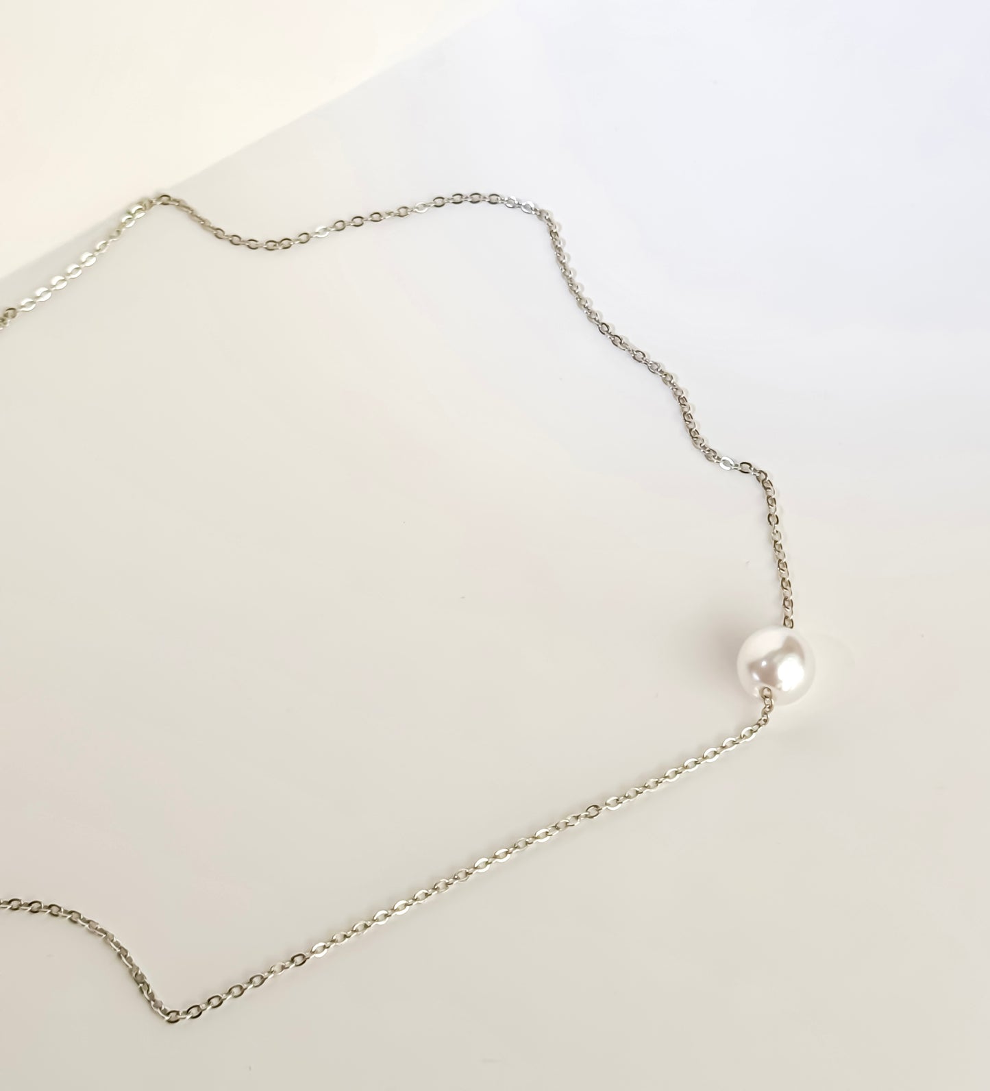 Minimal Silver Pearl Necklace M10524110