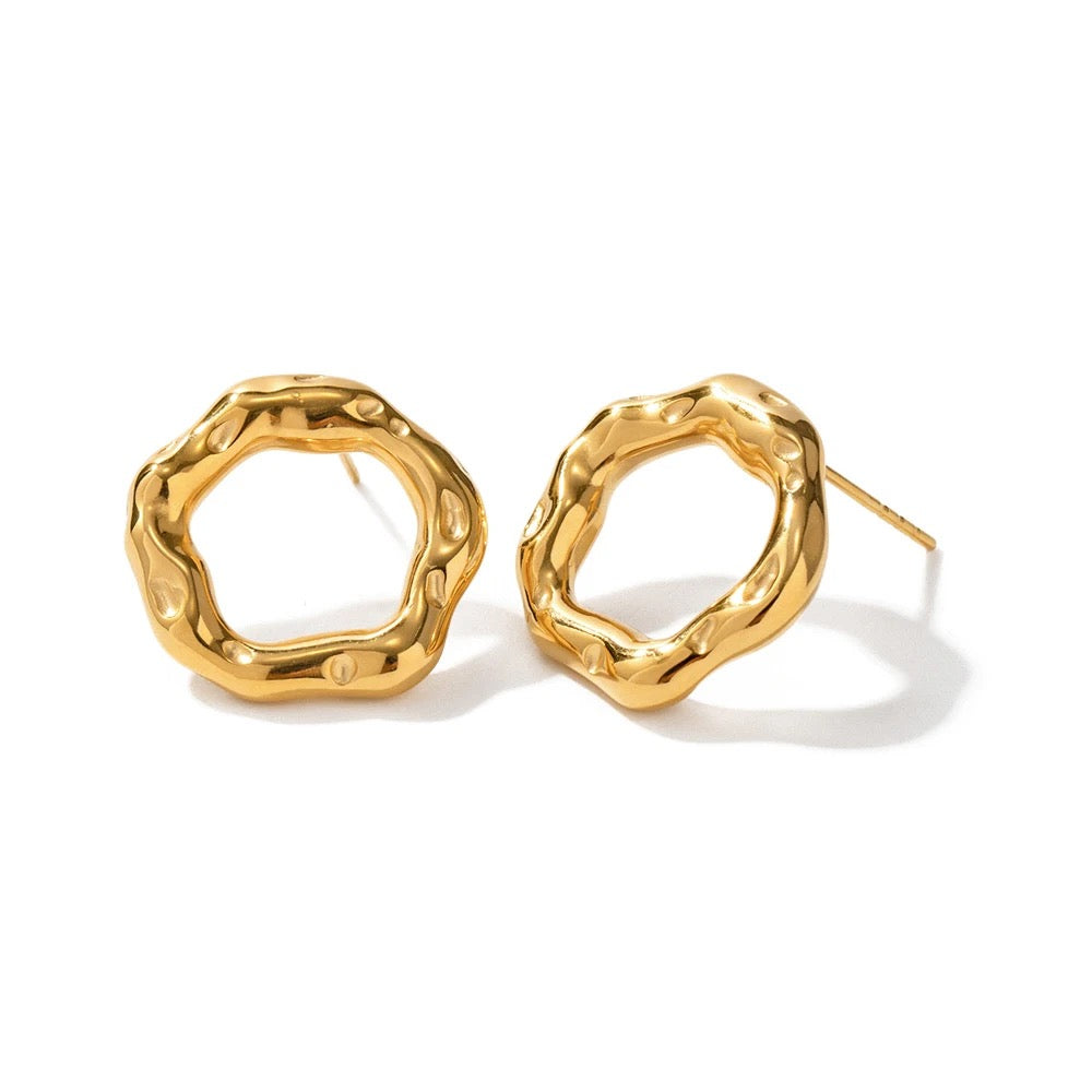 Irregular Round Laval earrings M10524075